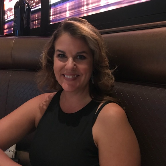 Meet your Posher - Picture 1 of 4